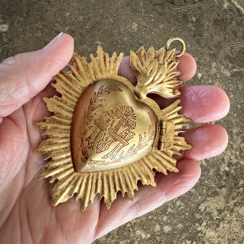 Small Sacred Heart ~ Antique Gold