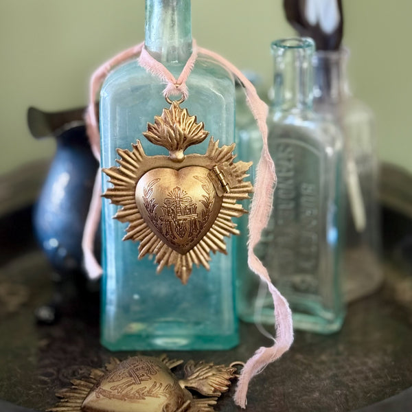 Small Sacred Heart ~ Antique Gold