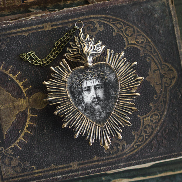 Jesus Sacred Heart ~ Black & Gold